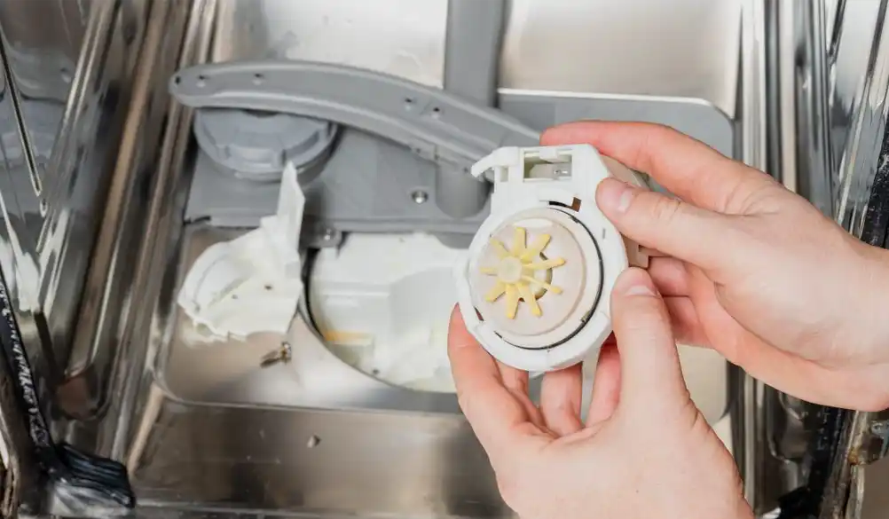 کار نکردن ظرفشویی ال جی به علت خرابی پمپ تخلیه